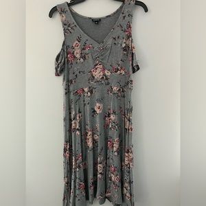 Torrid size 00 grey floral dress